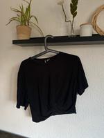Croptshirt Shirt Tshirt schwarz H&M knoten M L 38 40 Nordrhein-Westfalen - Gladbeck Vorschau