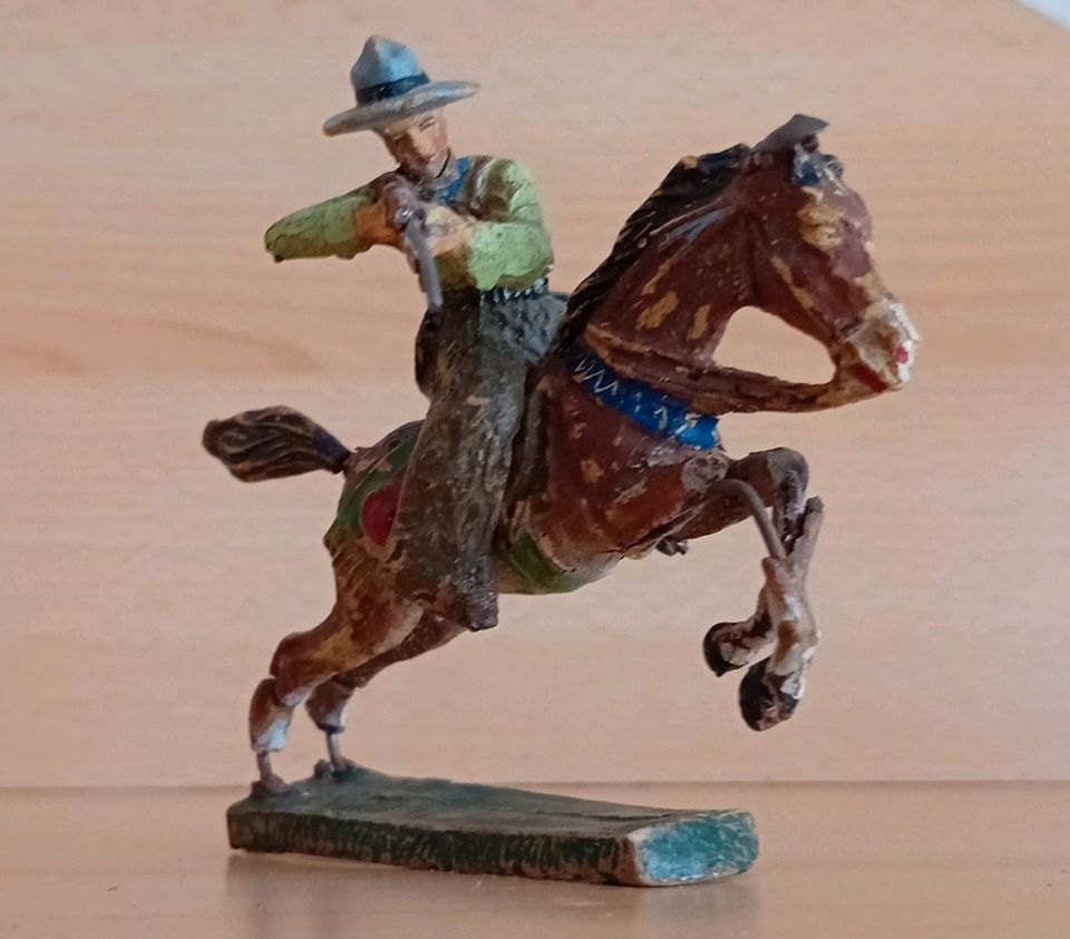 Elastolin⚜️Pferd springend mit Cowboy Reiter Masse Figur Spielzeu in Lengenfeld Vogtland