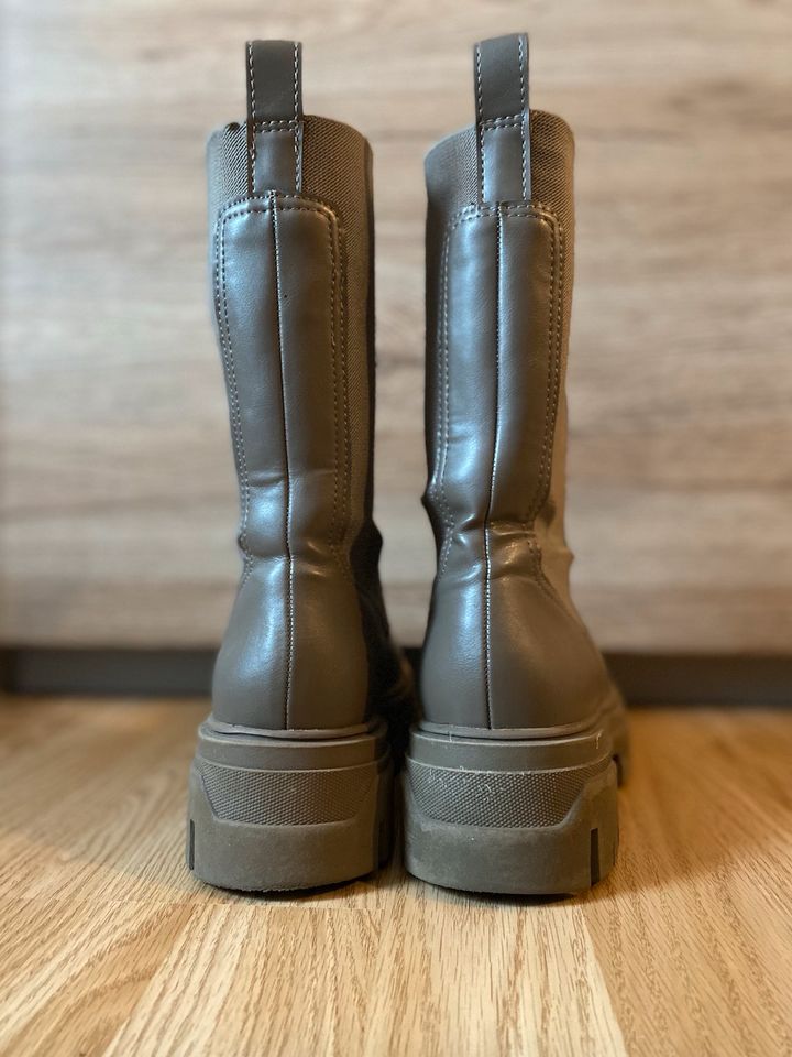 H&M Boots Taupe in Ahnsen