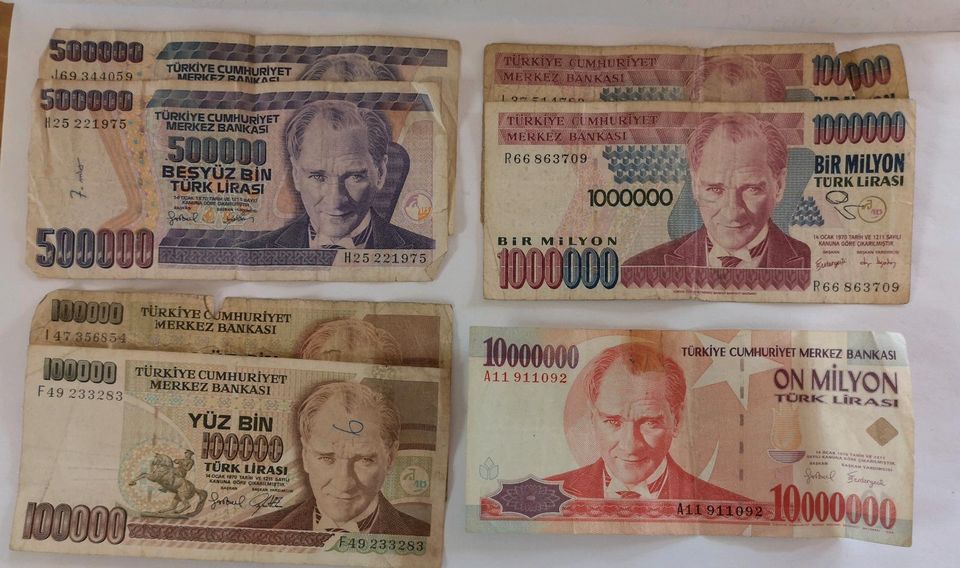 Banknoten aus Türkei in Weiterstadt