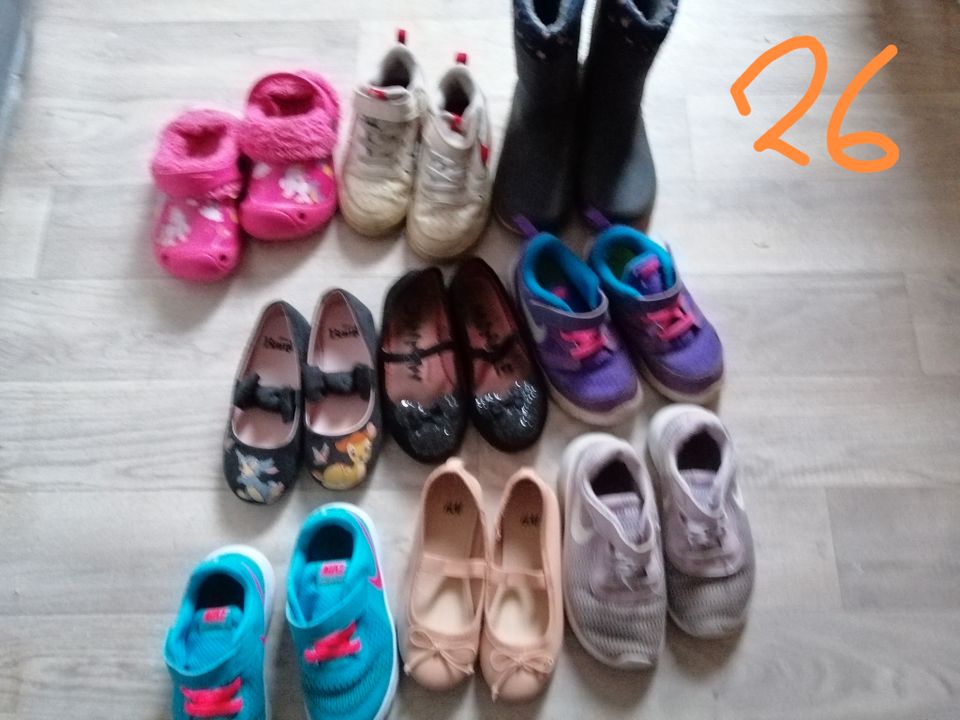 Verschieden Schuhe für Mädchen in Berlin