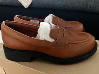 Clarks loafer 39 weit braun Bonn - Lengsdorf Vorschau