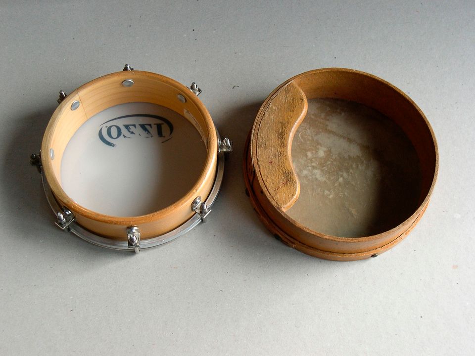 2 Handtrommeln Tambourines in Lenggries