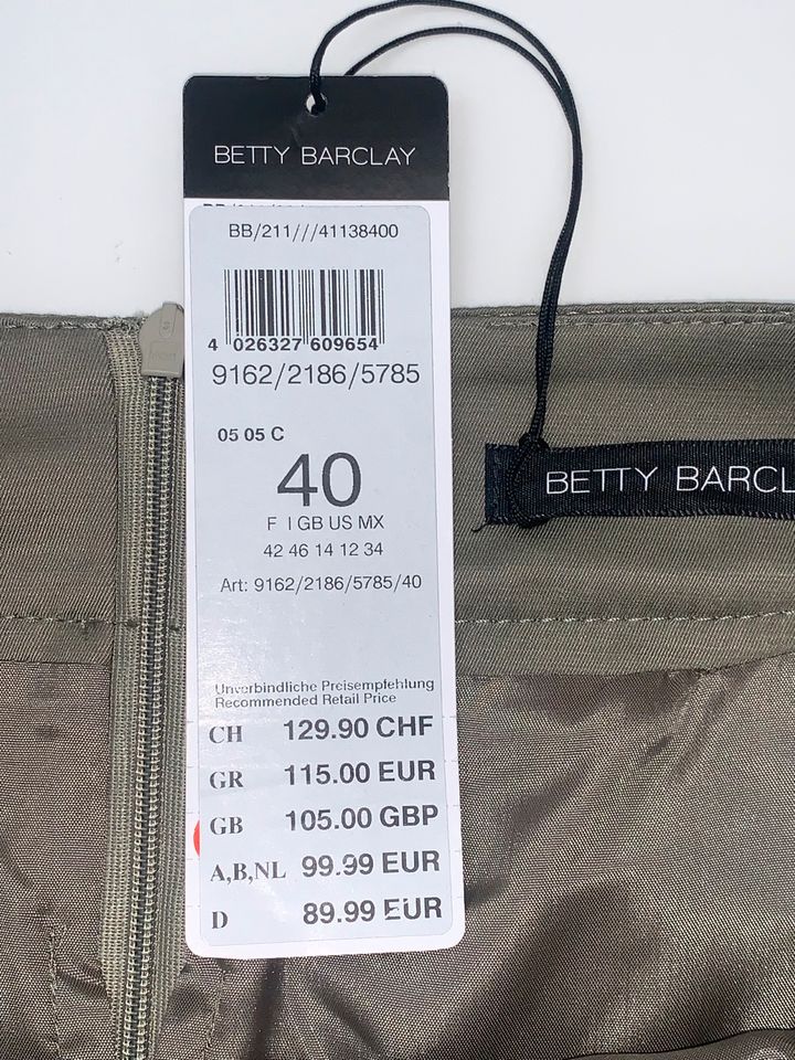 Cargo Rock Betty Barclay Größe40 Wickeloptik gefüttert Khaki-NEU in Freiburg im Breisgau