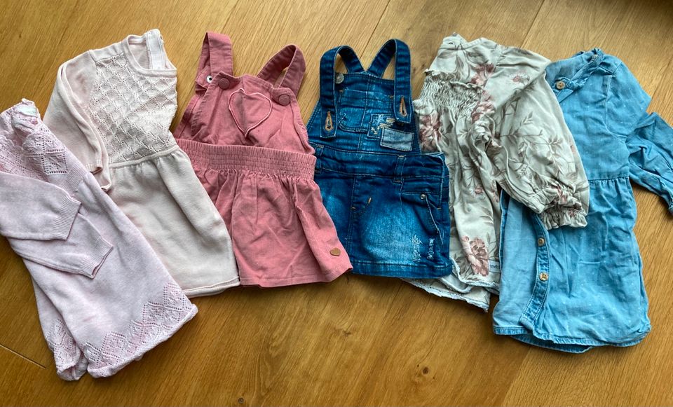 Baby Mädchen Hosen Shirts Pullover Jacken 68 in Wettringen