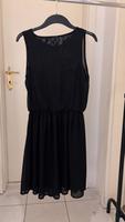 Schwarzes Kleid Vero Moda  Gr.S mit Spitze im Rückenteil Niedersachsen - Schortens Vorschau