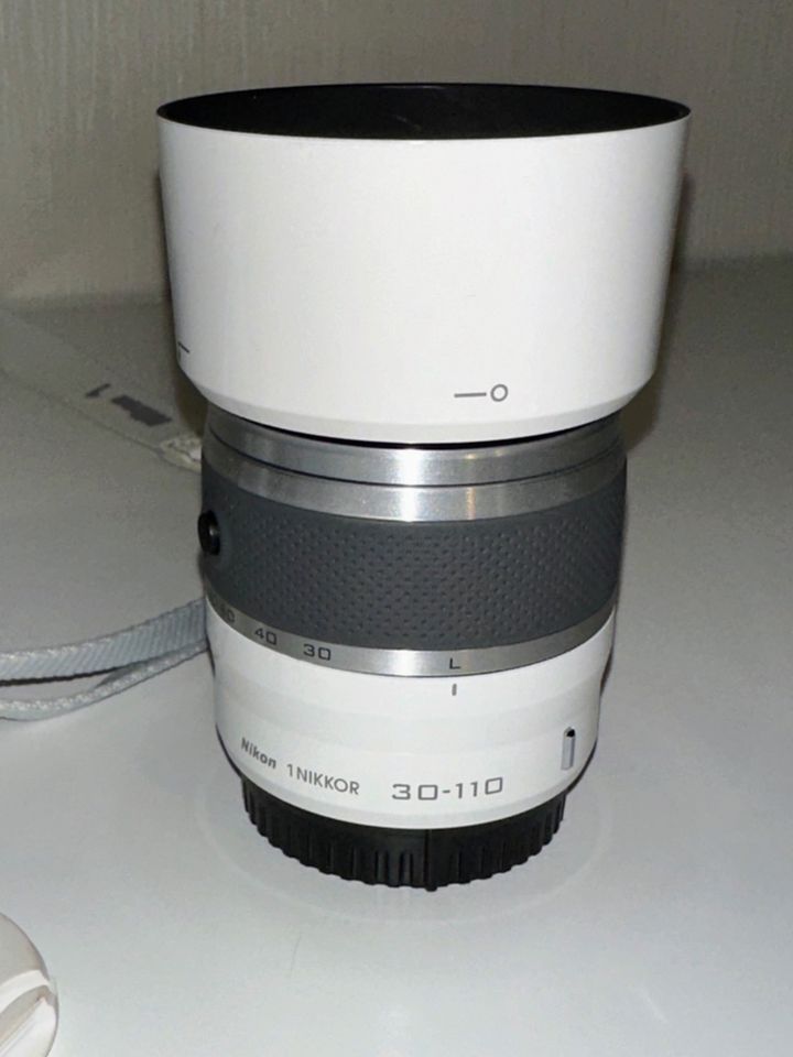 Nikon Nikon 1 V1 10 30 mm 30 110 mm Doppelzoom Kit weiß in Laatzen