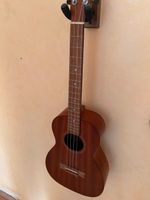 Bariton  Ukulele mit 3  Monate Garantie Baden-Württemberg - Niedernhall Vorschau