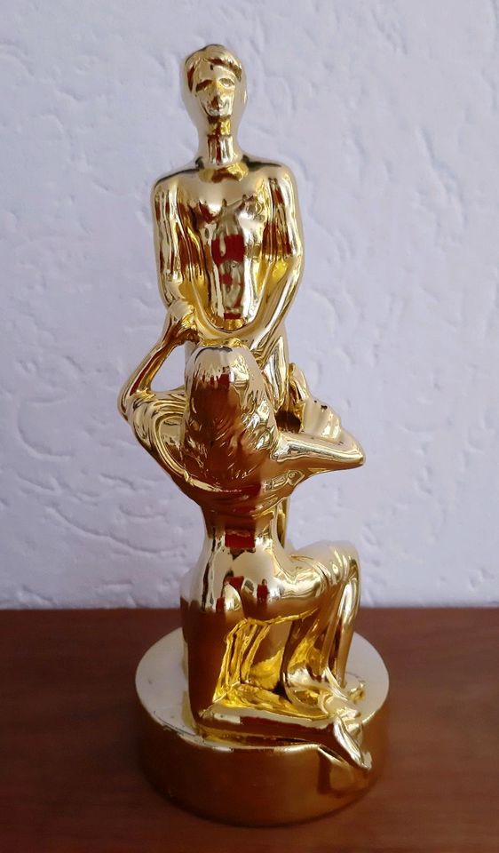 Pokal Figur Liebe Romantik Keramik, goldfarben, Höhe 24 cm in Ronneburg Hess