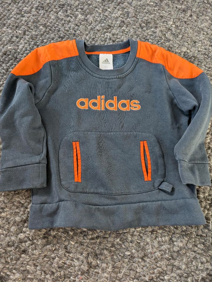 Pullover Adidas 104/110 in Falkensee