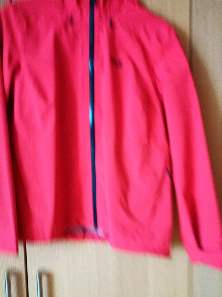 Jack Wolfskin Regenjacke in Wolfhagen 