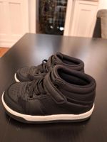 Zara Sneaker, Gr. 24 schwarz Hamburg-Nord - Hamburg Eppendorf Vorschau