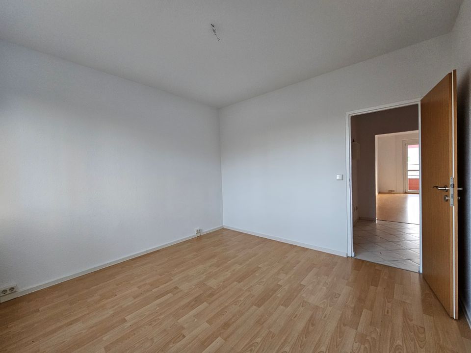 660 € sparen! KM frei * geräumige 2 Raum Wohnung mit Balkon  ** in Chemnitz