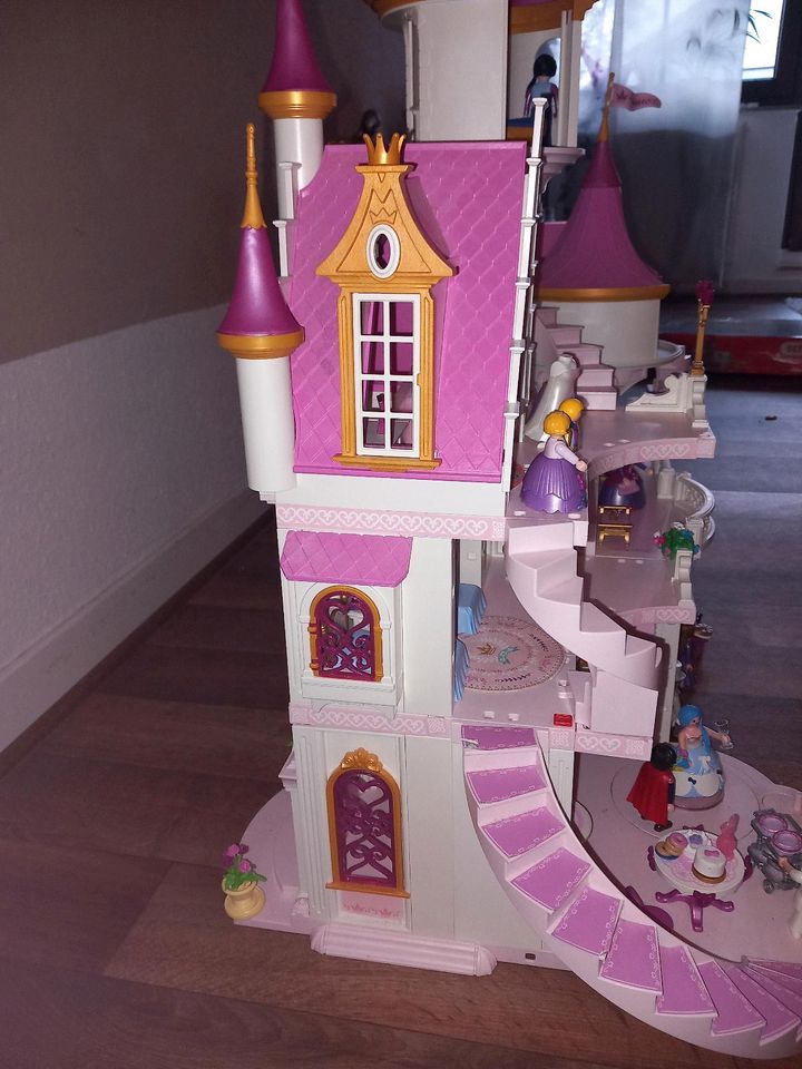 Playmobil großes Prinzessinnenschloss  (70447) mit 4 x Zubehör in Marl