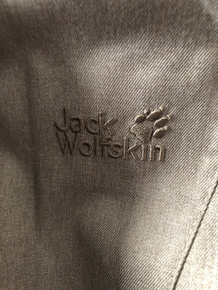 Jack Wolfskin Park Avenue Jacke, beige-grau, Gr. XL in Albstadt