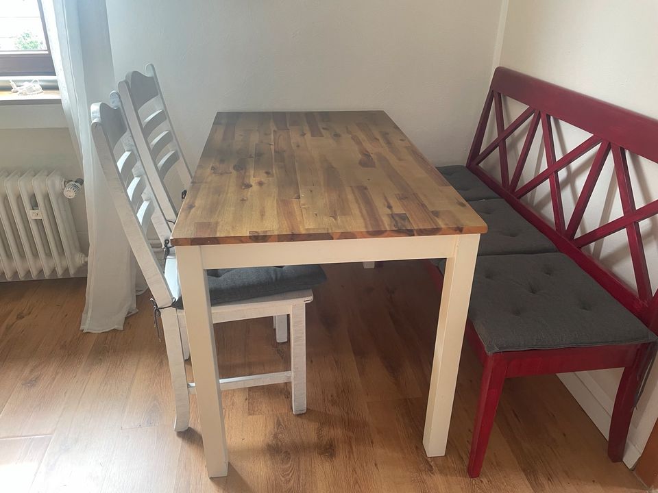Tisch, Stühle und Bank zu verkaufen in Bochum