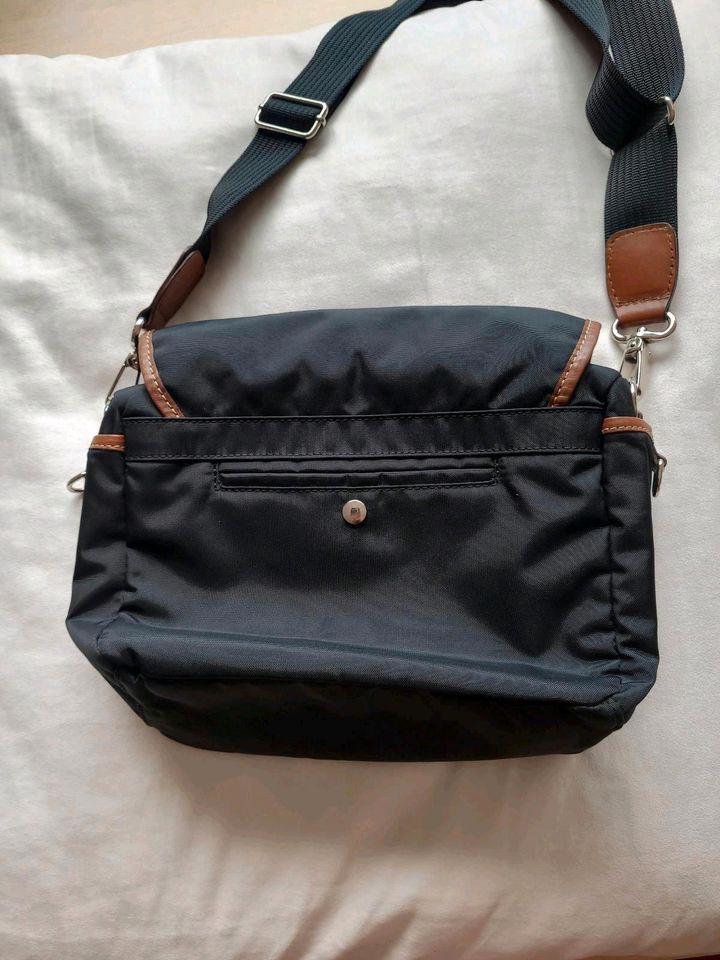 Handtasche von Bogner in schwarzem Nylon mit braunem Leder in Mönchengladbach