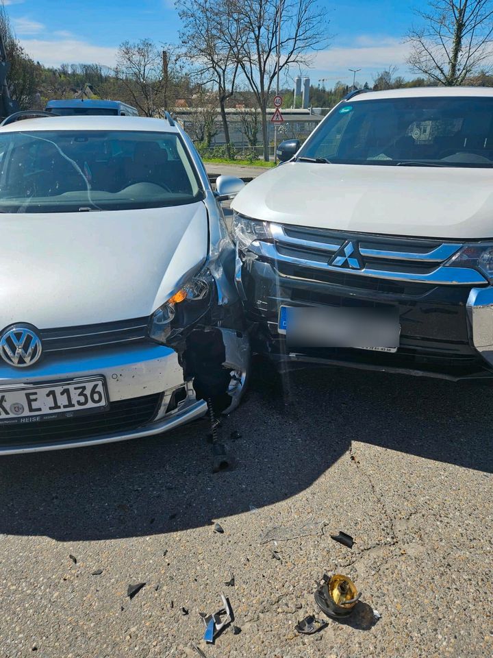 VW golf 6 kombi Mit umfallschaden in Hanau