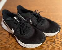 Nike Revolution Sportschuhe Saarland - Spiesen-Elversberg Vorschau