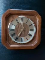 Wohnzimmer Wand Quarz Uhr 70er vintage Eiche rustikal Niedersachsen - Cremlingen Vorschau