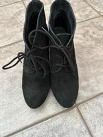 Schuh Stiefelette Damen Keilabsatz schwarz Gr. 40 Rheinland-Pfalz - Wincheringen Vorschau