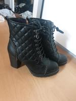 Absatzschuhe/Stiefeletten UNGETRAGEN Sachsen-Anhalt - Magdeburg Vorschau