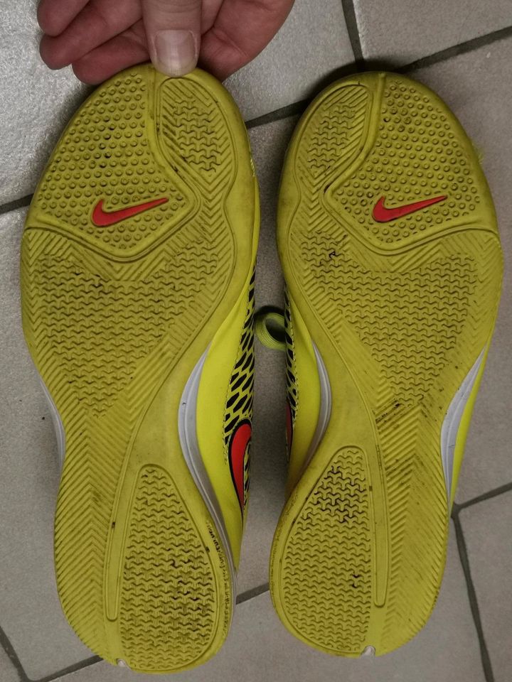 Nike Magista Hallenturnschuhe Fußballschuhe neongelb 37 in Ingolstadt