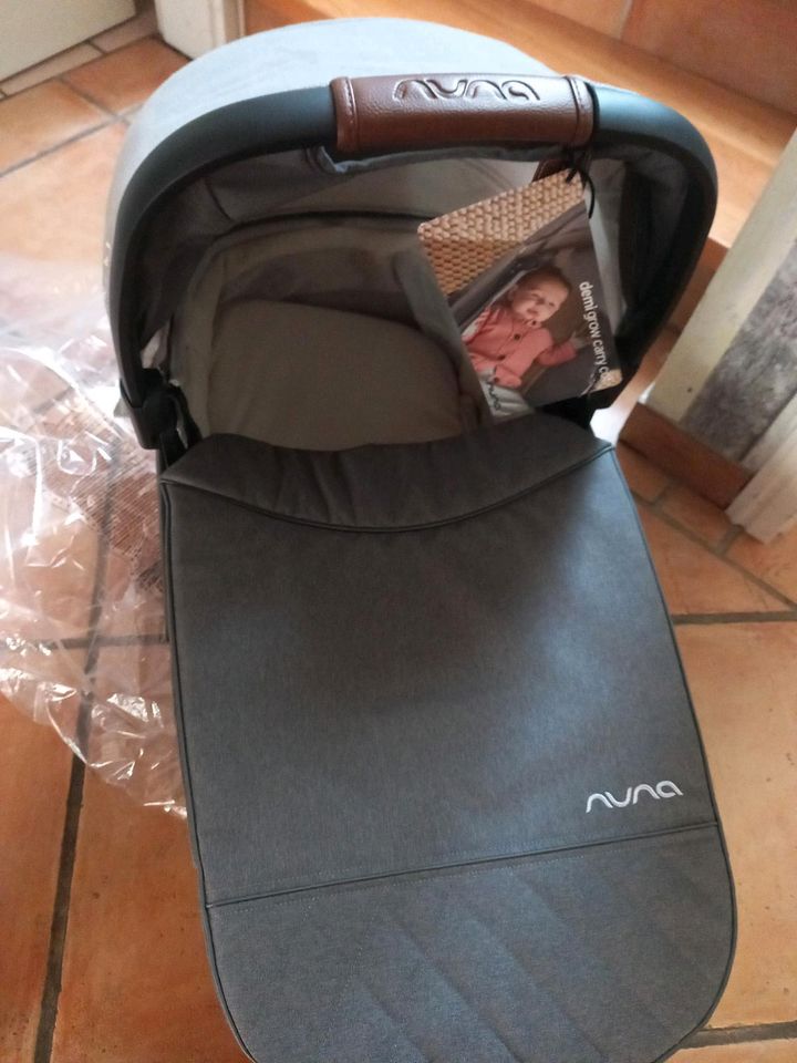 Nuna Demi Grow Kinderwagen plus Babywanne, neu  in Oxford in Großniedesheim