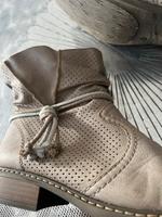 Rieker Sommer Stiefelette / beige grau / 42 / leichte Macken Niedersachsen - Nordhorn Vorschau