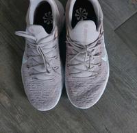 Nike Turnschuhe 40,5 (passt bei Größe 39) Neuwertig Niedersachsen - Drochtersen Vorschau