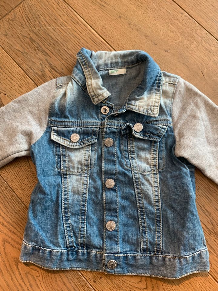 Benetton Jeansjacke Baby, Gr. 74- Ärmel aus Sweatstoff in Gelnhausen