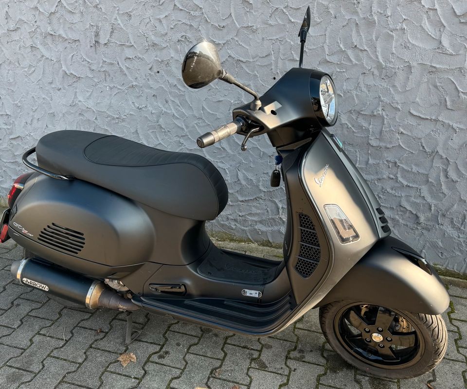 Vespa GTS 300 NOTTE in Stuttgart