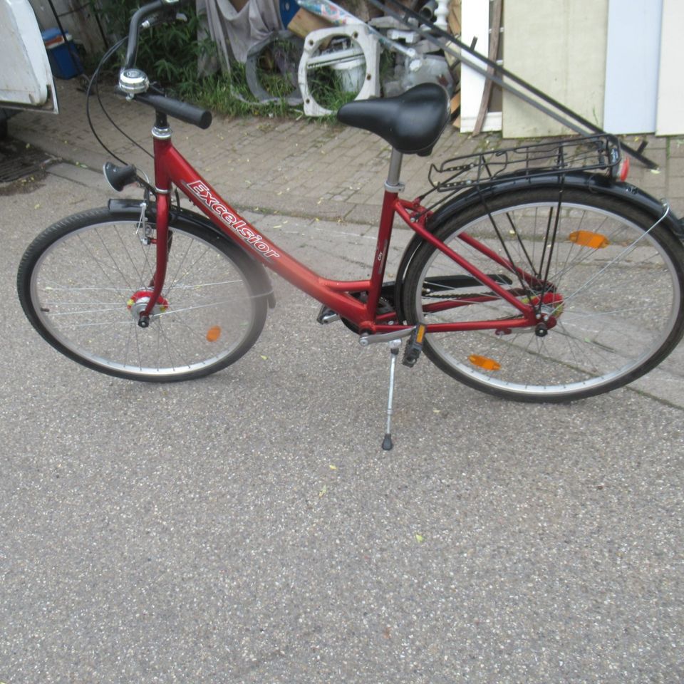 Rotes Excelsior Komfort  Damen City Fahrrad mit 3 Gang Schaltung in Meißenheim