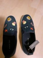 Damen Slipper Schuhe mit Patches Neu Schleswig-Holstein - Struxdorf Vorschau