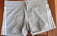 Adidas kurze Hose  Gr.44 Brandenburg - Brieselang Vorschau