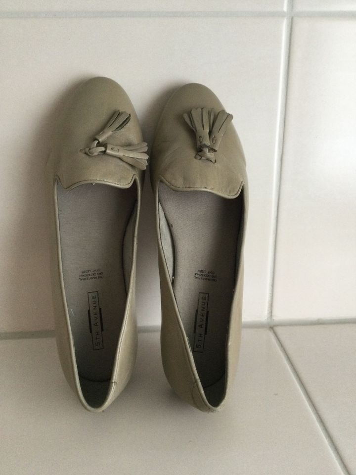 Da.-Schuhe „5TH AVENUE“ Gr.38 Leder, neuwertig in Vellmar