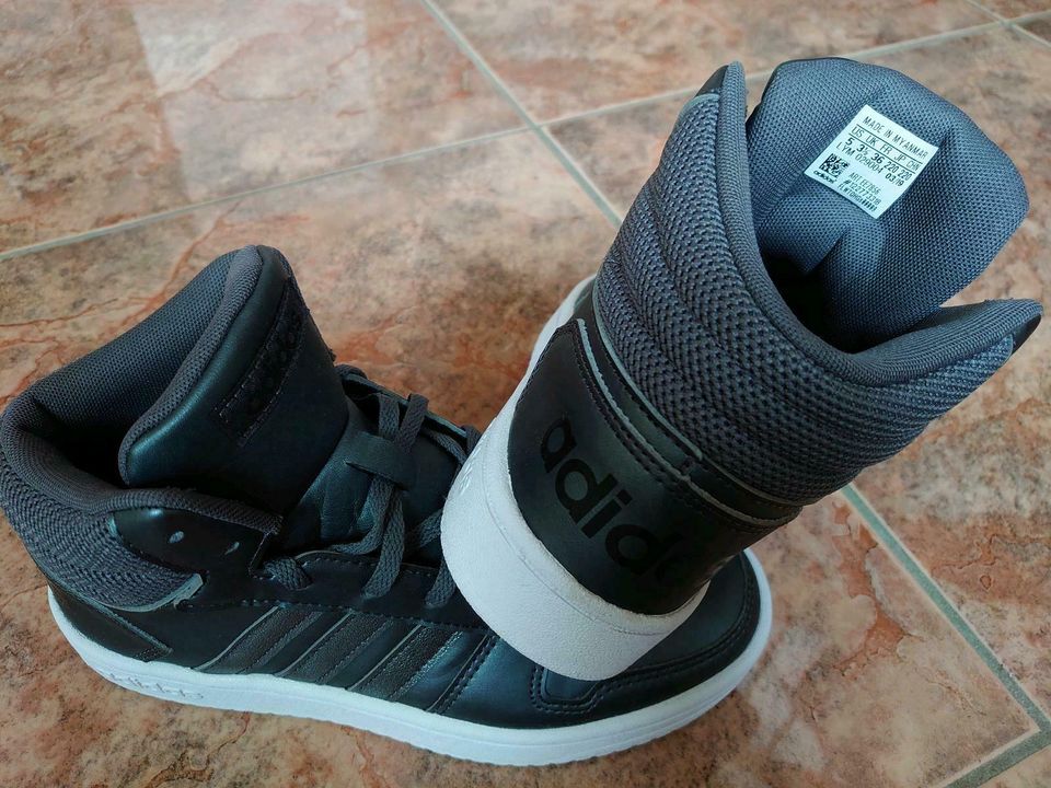 Adidas Schuhe Neu gr.36 in Nördlingen