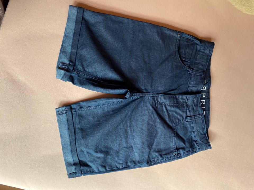 Bermuda Jeanshose Shorts,Esprit,Größe 158 in Stuttgart