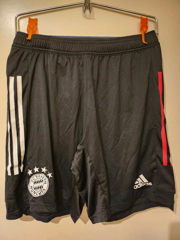 Original FC Bayern München Kurze Hose Shorts grXL neu mit Etikett in Potsdam