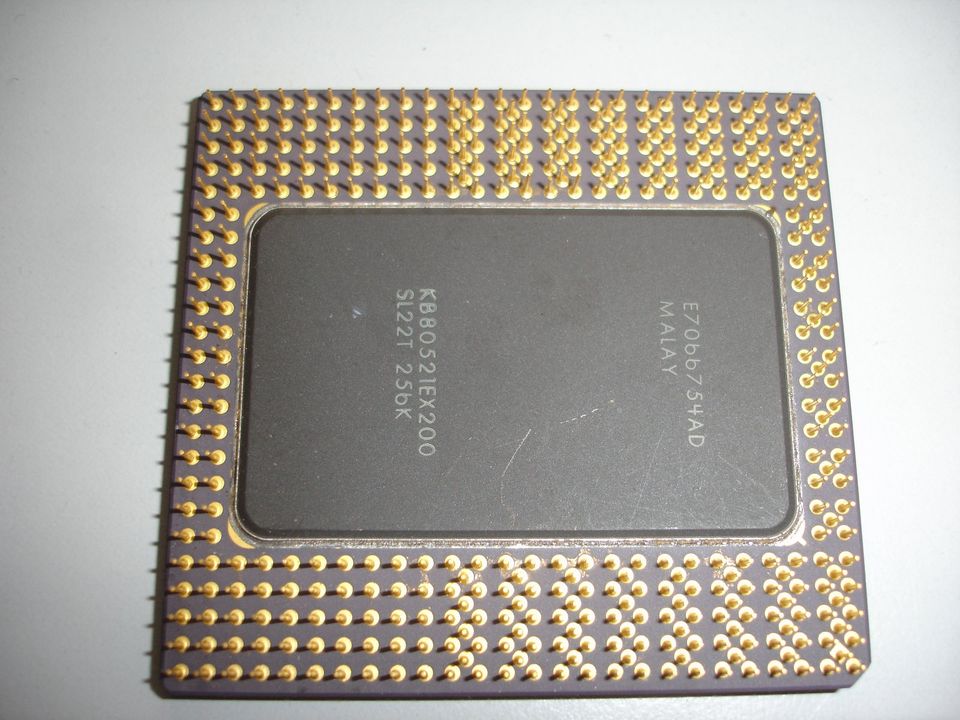 Doppel-Goldcap CPU Intel Pentium Pro KB80521EX200 in Schwebheim