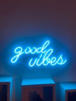 „Good Vibes“ LED Wandleuchte Frankfurt am Main - Ostend Vorschau