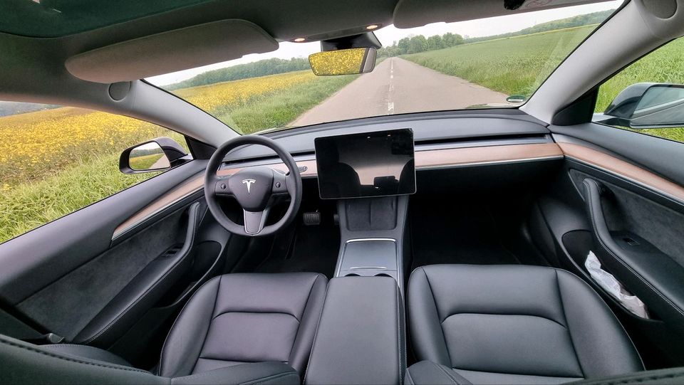 Tesla Model 3 RWD SR+ in Dormagen