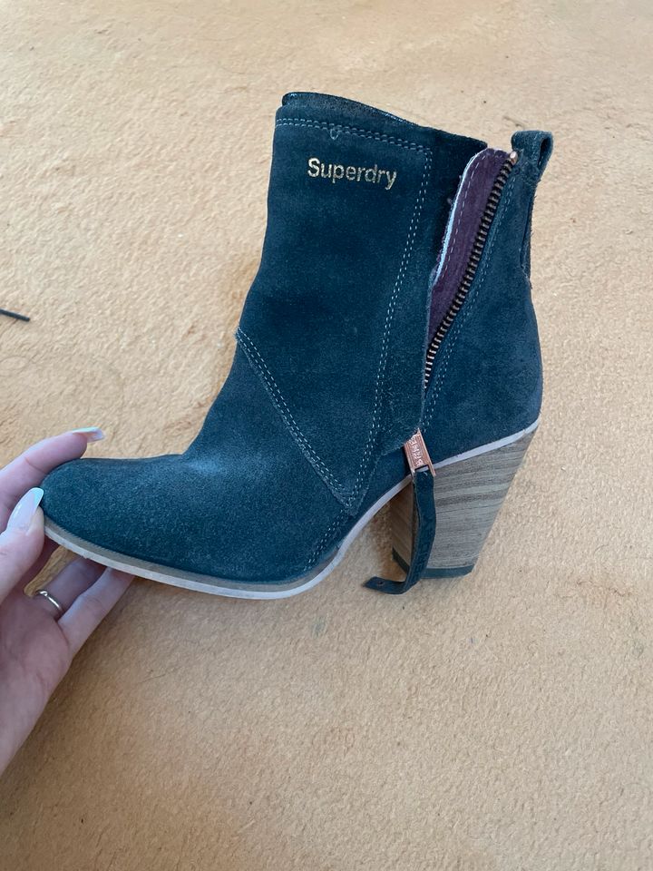 Schuhe superdry in Sankt Wolfgang