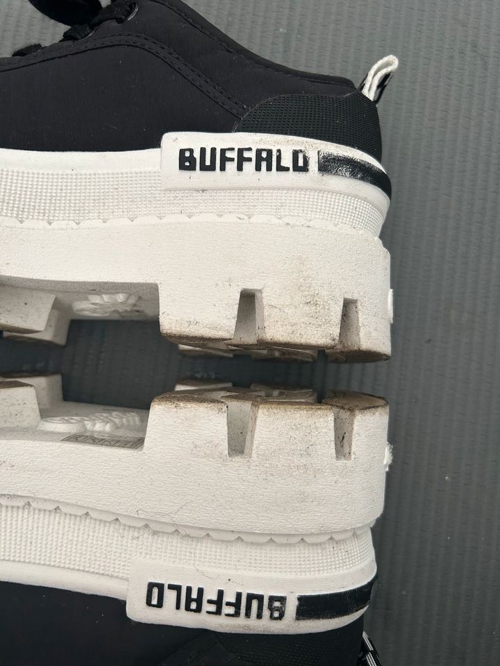 Buffalo Schuhe Sneaker 38 schwarz weiß Plateau in Düsseldorf