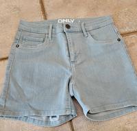 Sommer-Jeans kurz hellblau -2 Stück in Gr. S Only Sachsen - Riesa Vorschau