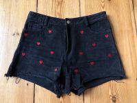 Jeans - Jeansshorts mit Herzen - schwarz/rot - Daphnea Friedrichshain-Kreuzberg - Friedrichshain Vorschau