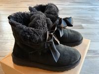 UGG Boots Gita Bow mini 39 Nordfriesland - Husum Vorschau