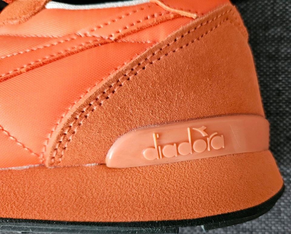 Diadora Sneaker orange in Hattingen