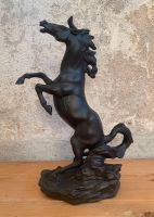 Porzellanfigur Pferd Hengst Battling Stallions by D. Hart Nordrhein-Westfalen - Minden Vorschau
