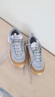 Nike Schuhe WMNS Air Max 97 SE  Gr. 37,5, gold-silber Hessen - Lauterbach (Hessen) Vorschau
